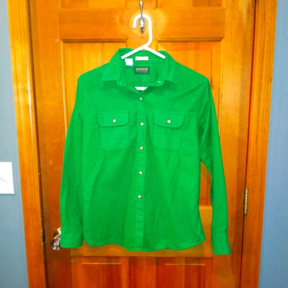 Gokeys green chamois cloth 100% cotton long sleeved Button up shirt size L